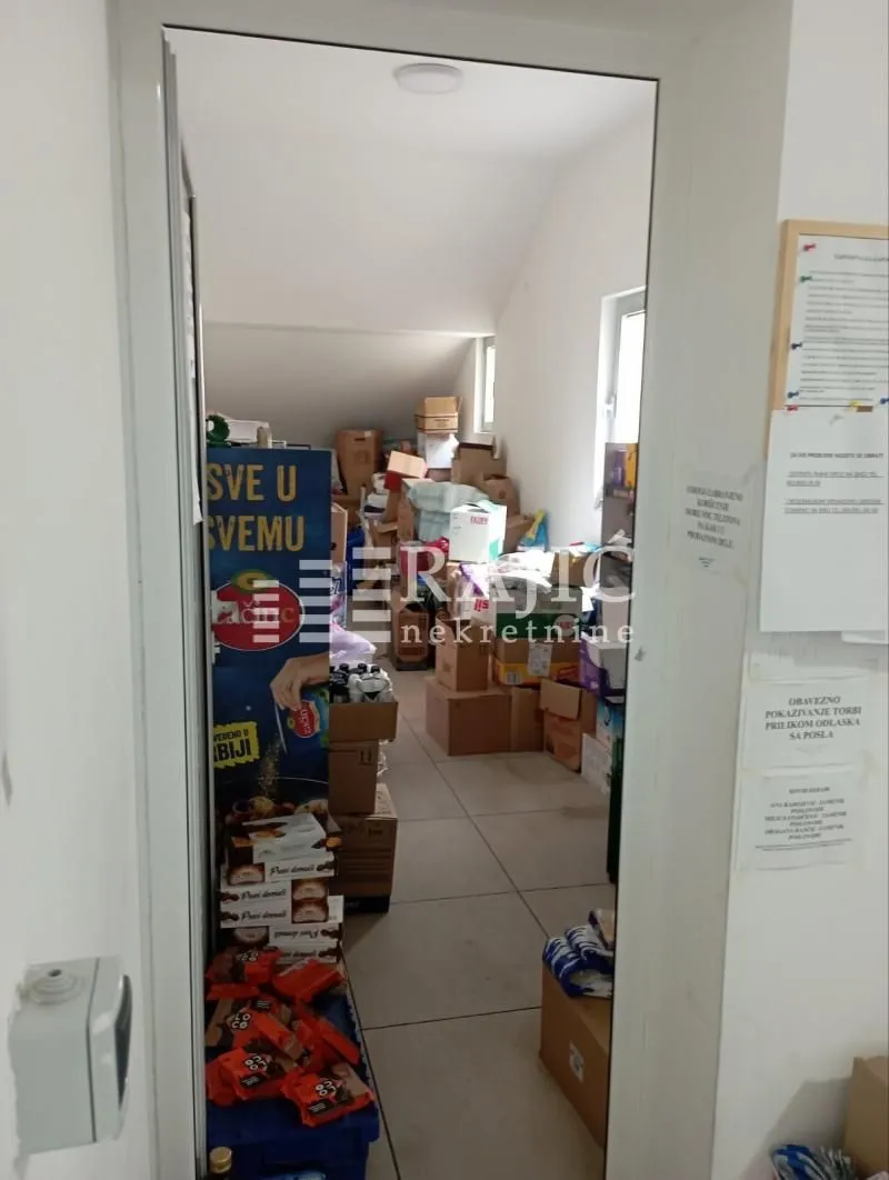 Rent, office space, 800m², Voždovac Sve Podlokacije, Beograd
