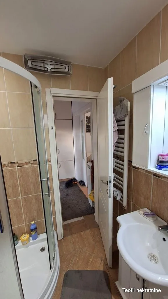 Sale, three bedroom apartment, 71m², Brace Jerković, Voždovac Sve Podlokacije