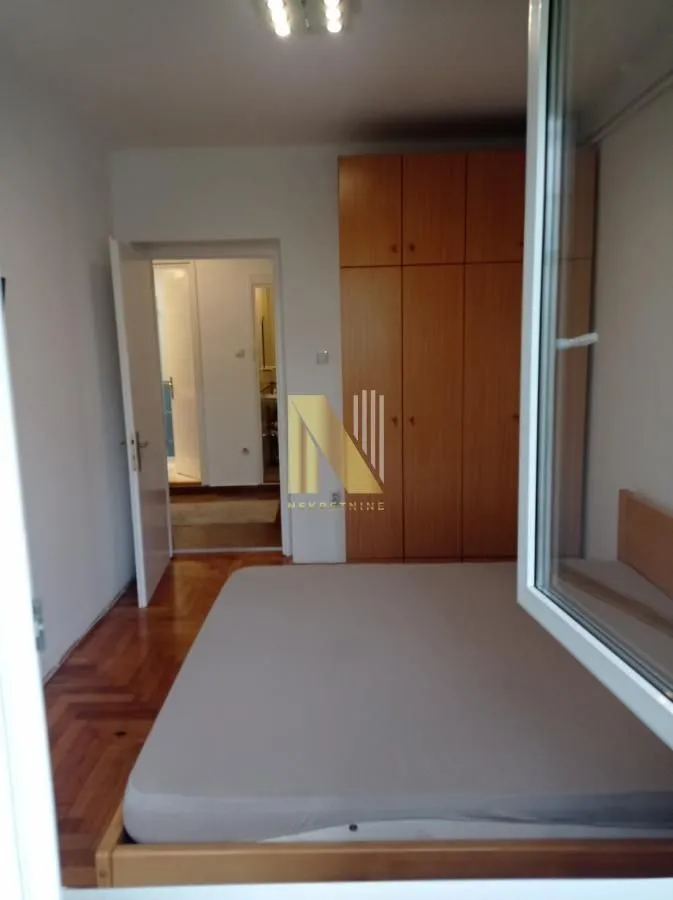 Izdavanje, trosoban stan, 82m², Centar, Novi Sad