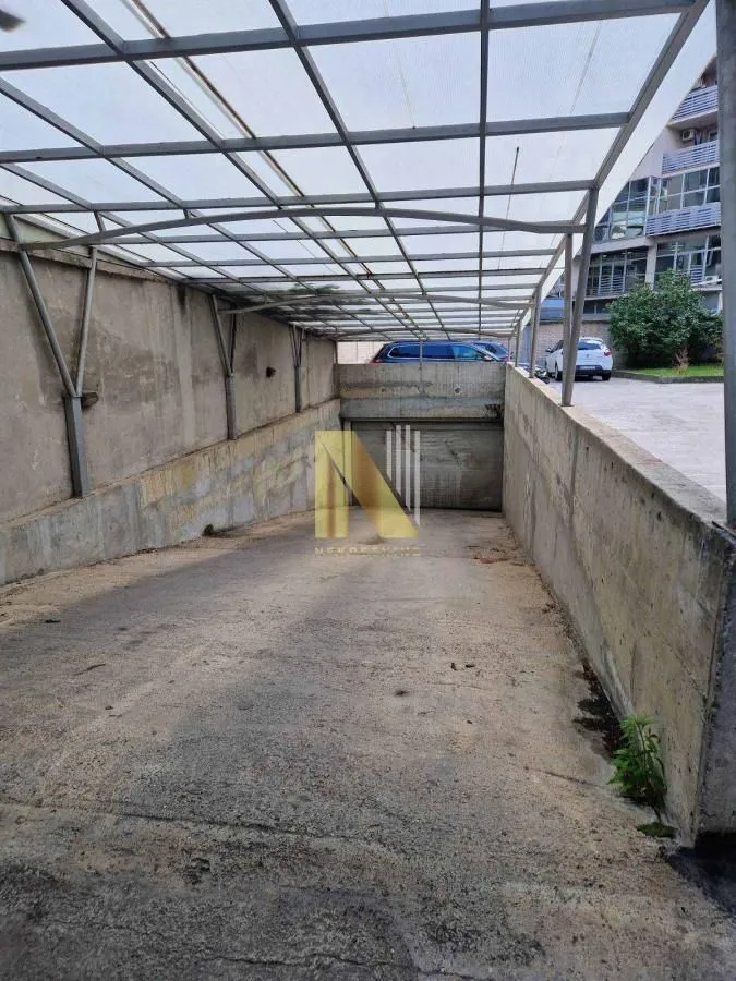 Izdavanje, dvosoban stan, 56m², Centar, Novi Sad