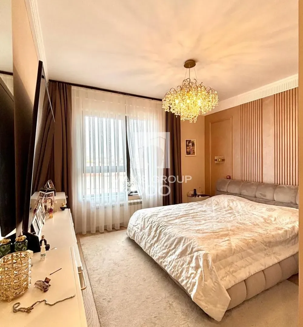 Prodaja, četvorosoban stan, 124m², Savski Venac, Beograd