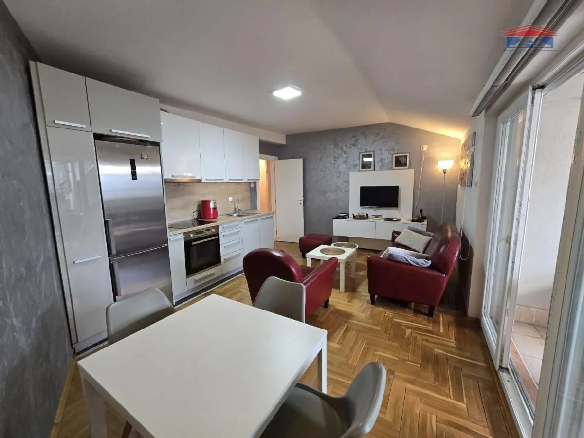 Prodaja, dvosoban stan, 75m², Bulevar Evrope, Novi Sad Sve Podlokacije