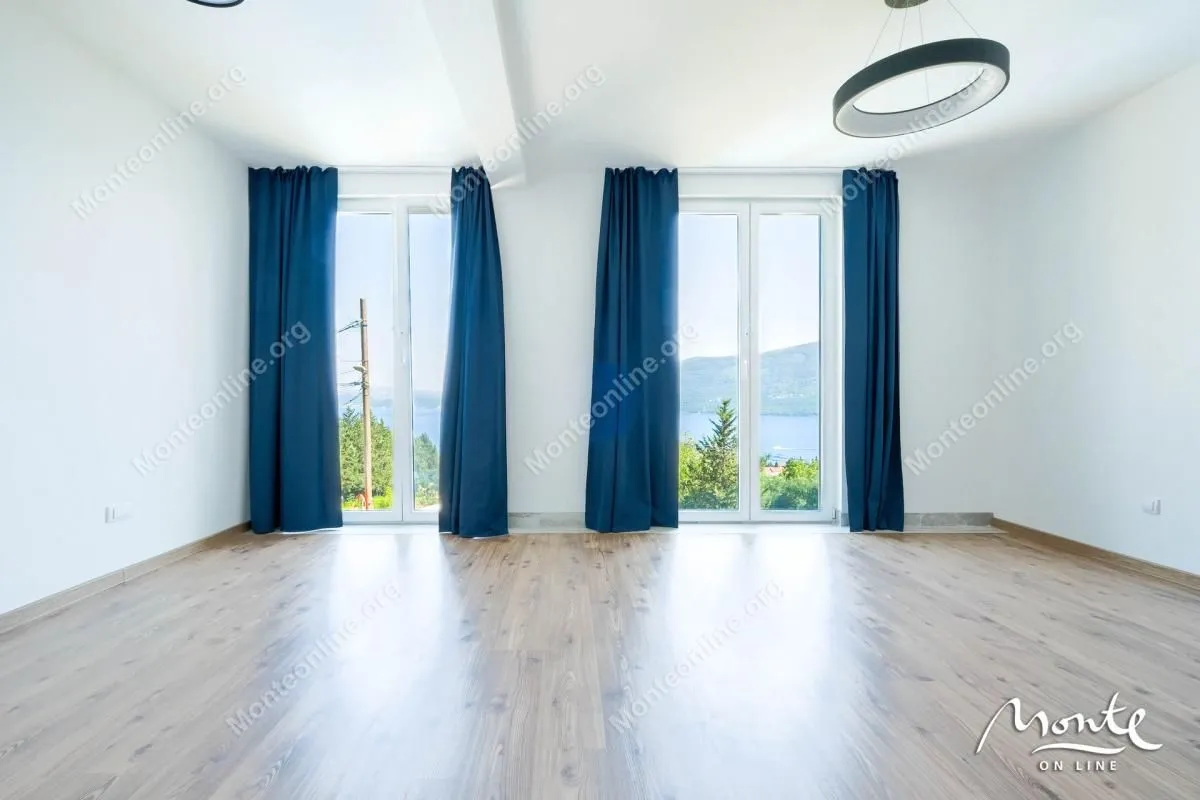 Prodaja, kuća, 270m², Baošići, Herceg Novi