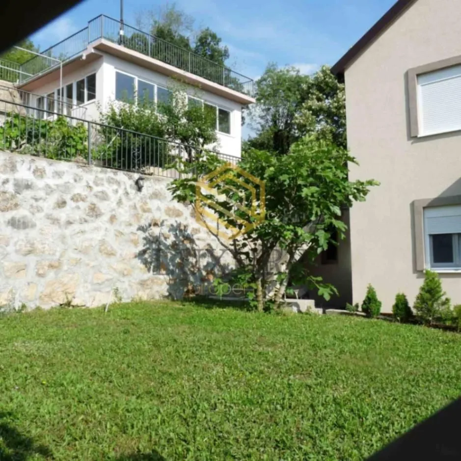 Rent, house, 200m², Masline, Podgorica