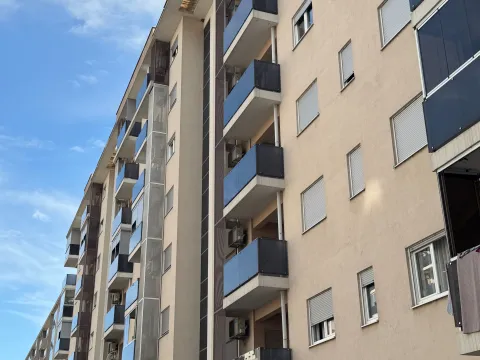 Rent, office space, 45m², City Kvart, Podgorica - image 1