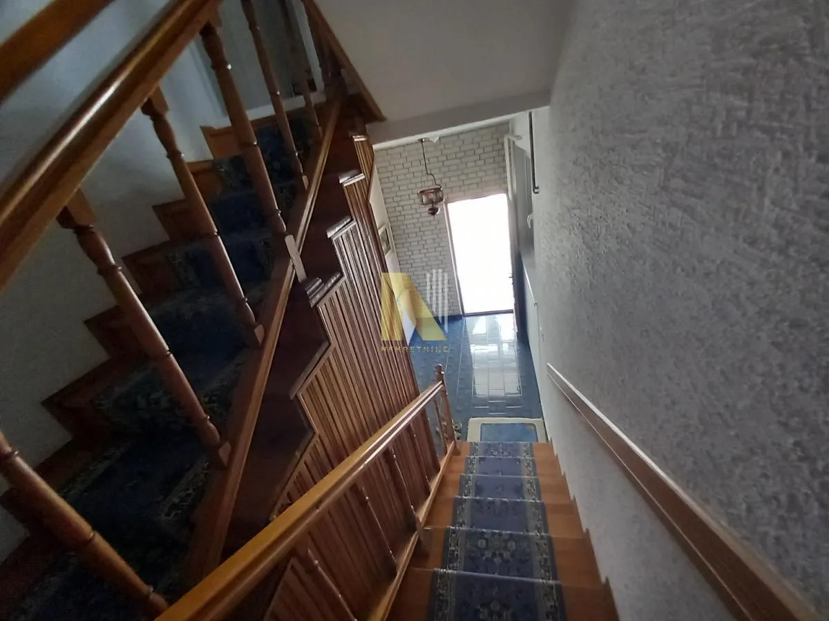 Prodaja, kuća, 272m², Bela Palanka, Srbija