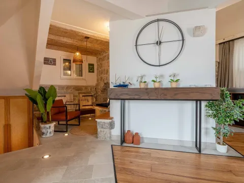Prodaja, jednosoban stan, 70m², Stari Grad, Budva - image 14