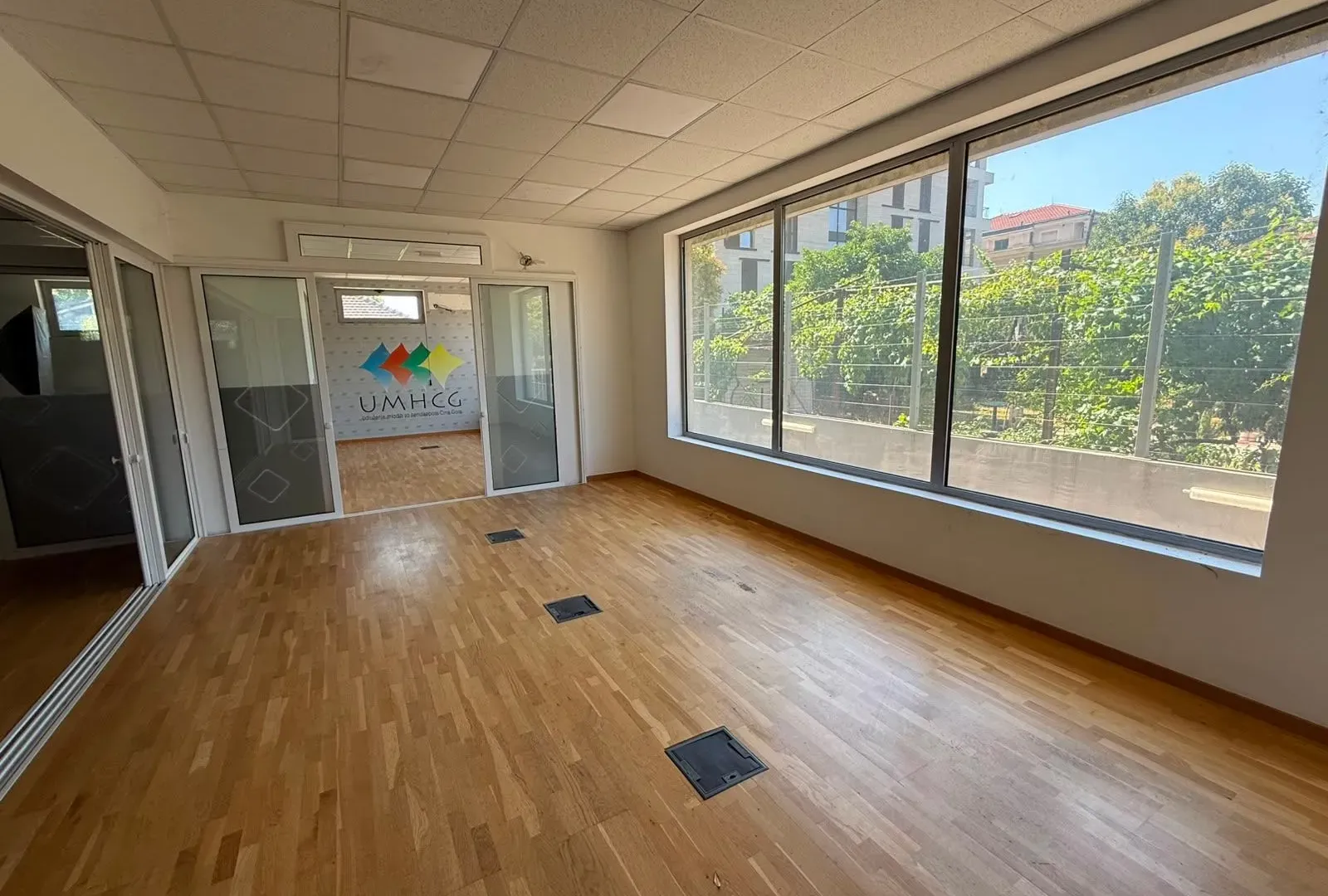 Izdavanje, poslovni prostor, 180m², Stara Varoš, Podgorica