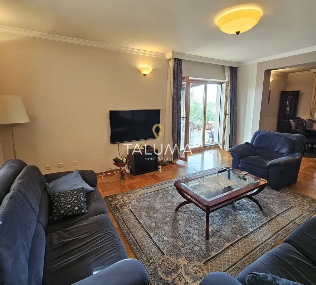 Izdavanje, kuća, 300m², Masline, Podgorica