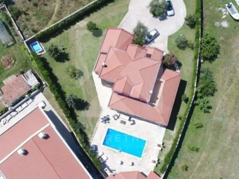 Izdavanje, kuća, 330m², Zeta, Podgorica - image 41