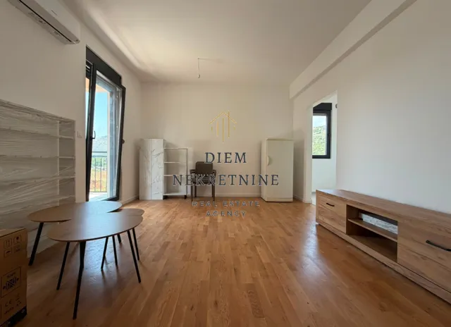 Prodaja, dvosoban stan, 64m², Tološi, Podgorica