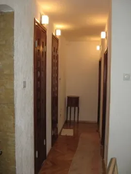 Rent, four bedroom apartment, 80m², Blok 6, Podgorica - image 2