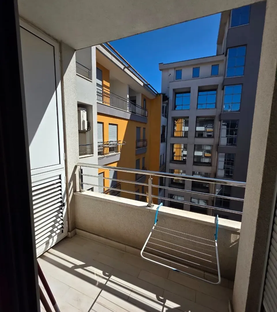 Izdavanje, jednosoban stan, 40m², Pobrežje, Podgorica