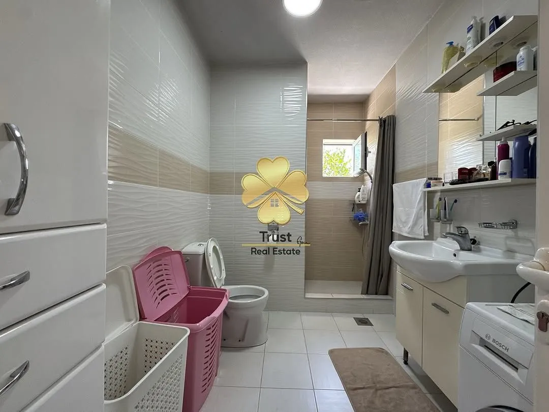 Sale, house, 310m², Gornja Gorica, Podgorica