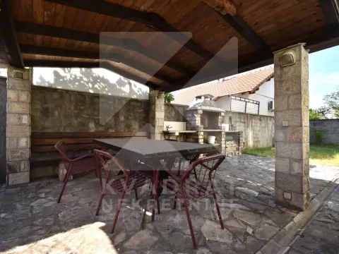 Rent, house, 250m², Stari Aerodrom, Podgorica - image 28