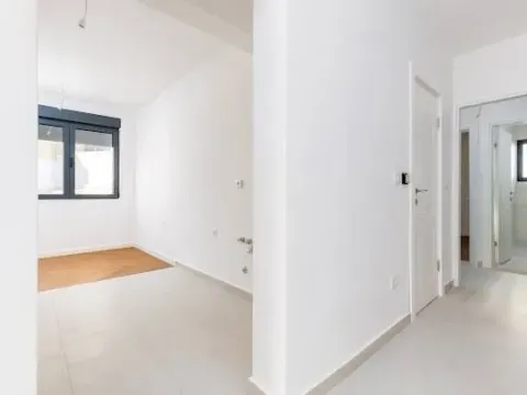 Prodaja, jednosoban stan, 42m², Tivat, Crna Gora - image 7