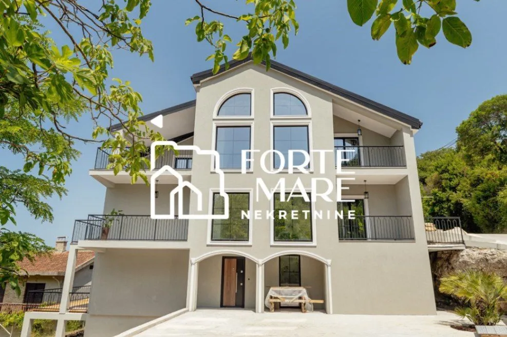 Prodaja, dvosoban stan, 103m², Herceg Novi, Crna Gora