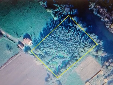 Zemljište in Frutak