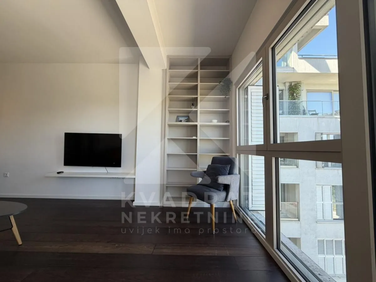 Izdavanje, jednosoban stan, 48m², Vezirov Most, Podgorica