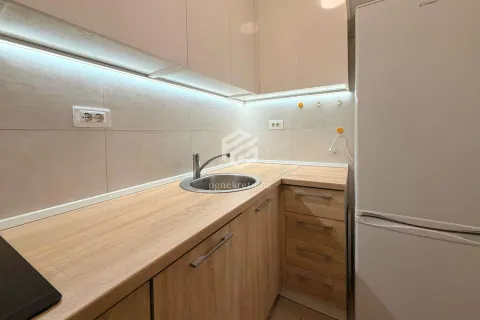Rent, one bedroom apartment, 43m², City Kej, Podgorica - image 11