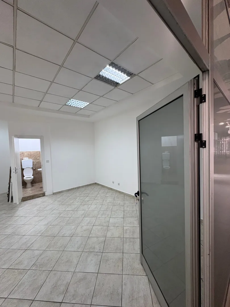 Sale, office space, 31m², Pobrežje, Podgorica