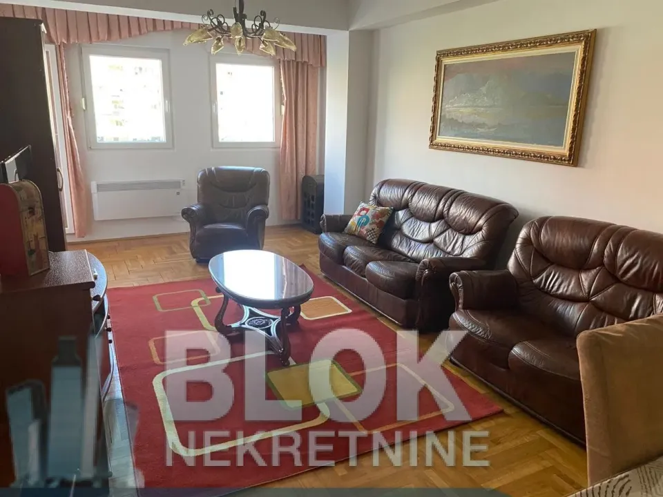 Izdavanje, trosoban stan, 110m², City Kvart, Podgorica
