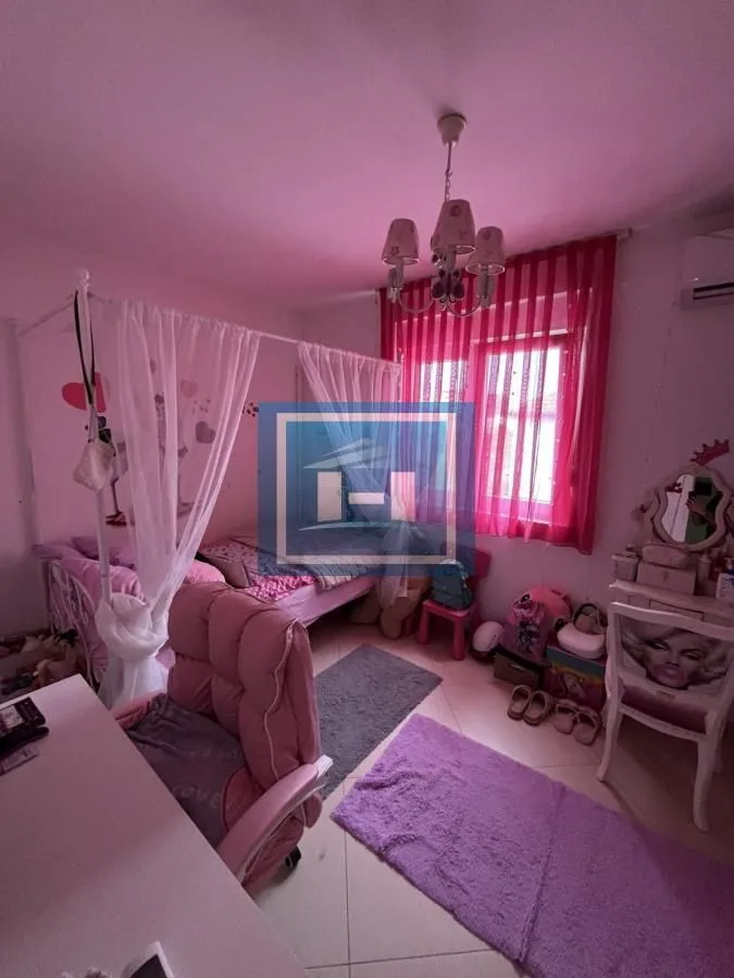 Prodaja, stan, 180m², Centar, Paraćin