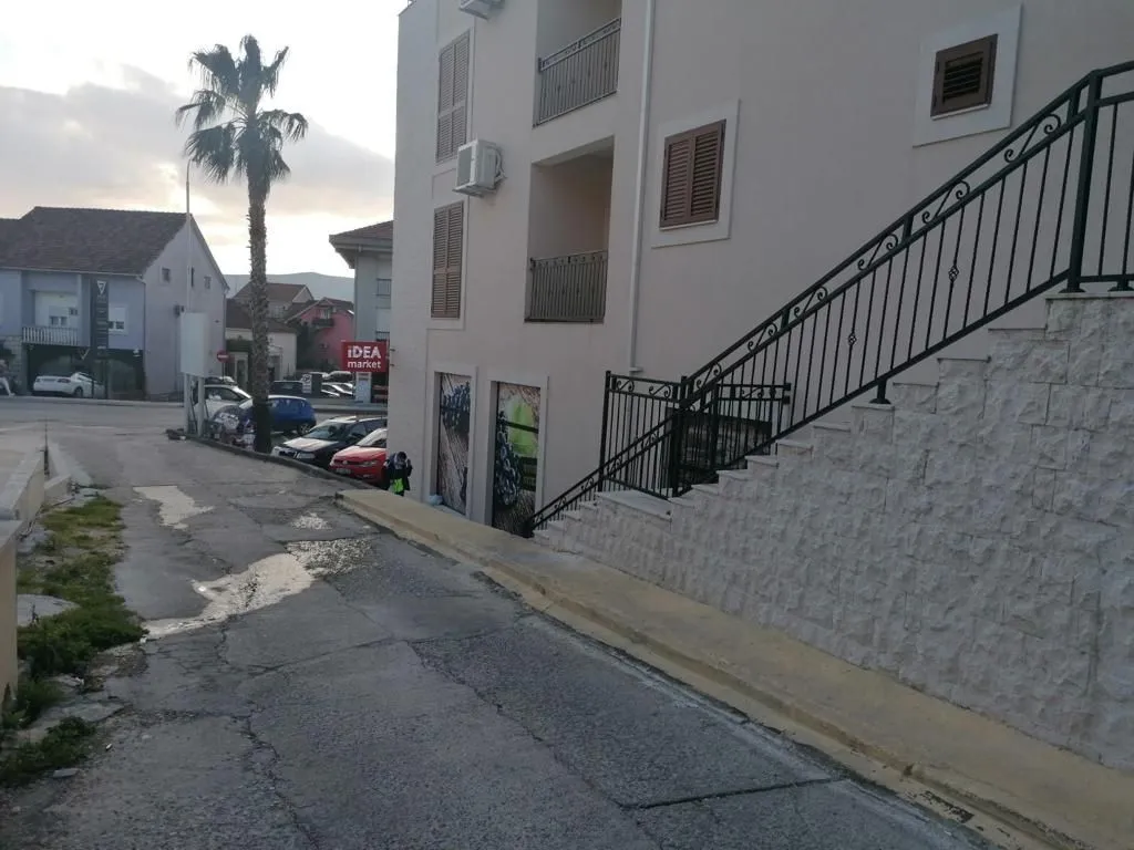 Prodaja, trosoban stan, 69m², Tivat, Crna Gora
