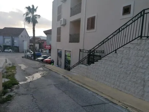 Prodaja, trosoban stan, 69m², Tivat, Crna Gora - image 2