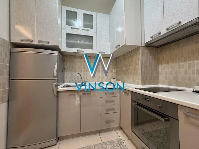 Izdavanje, dvosoban stan, 61m², Centar, Novi Sad