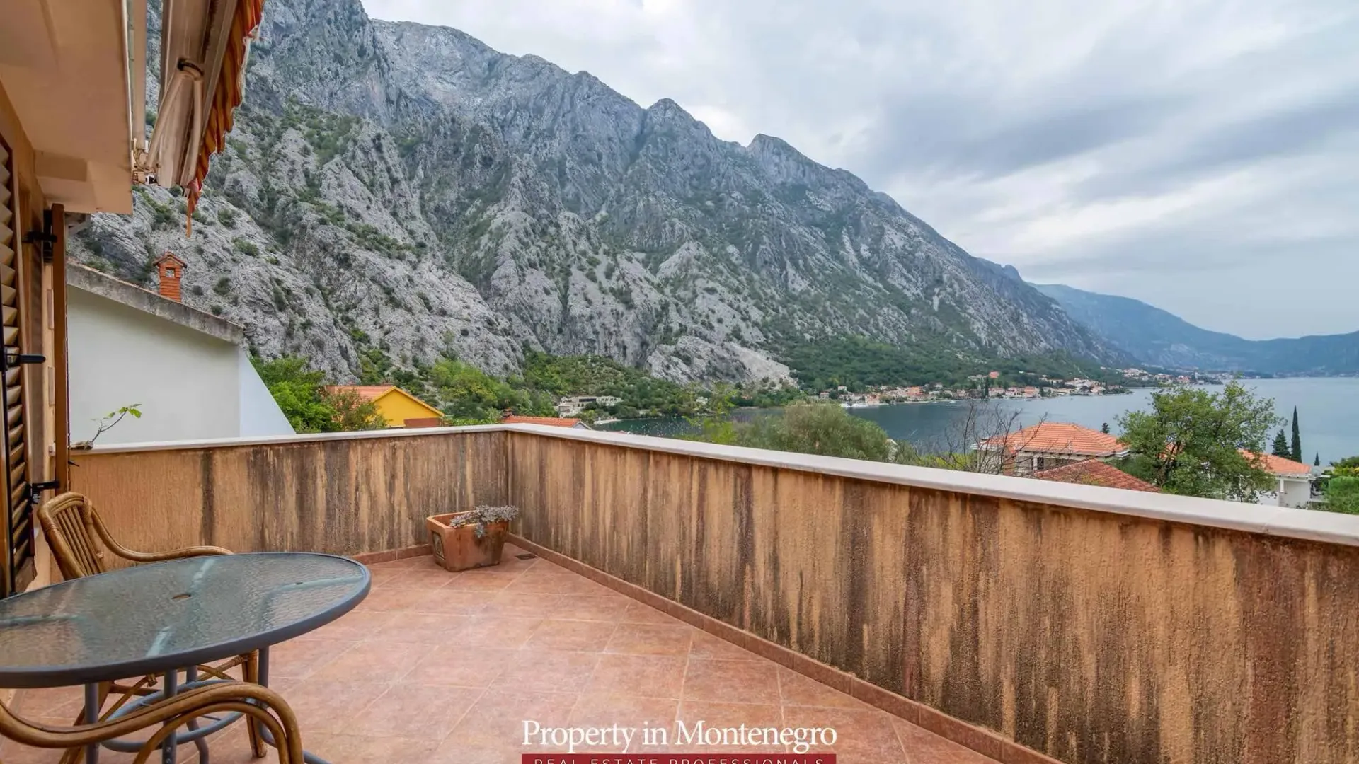 Prodaja, kuća, 303m², Orahovac, Kotor