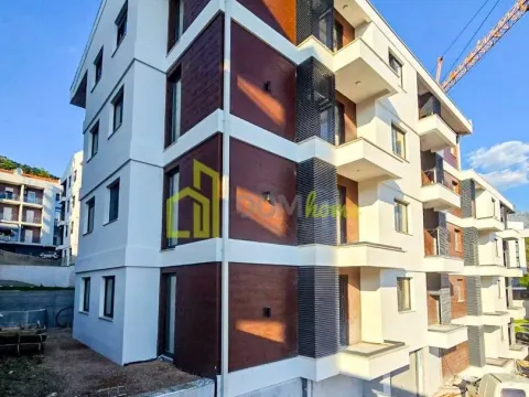 Prodaja, trosoban stan, 85m², Tivat, Crna Gora - image 4