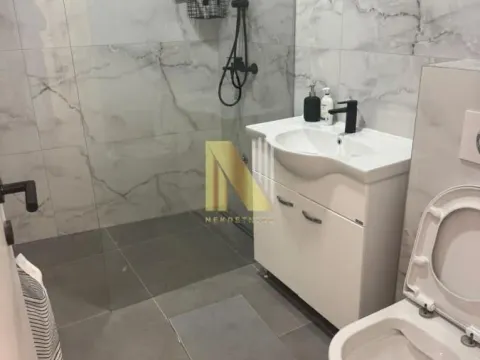 Izdavanje, trosoban stan, 73m², Centar, Novi Sad - image 13