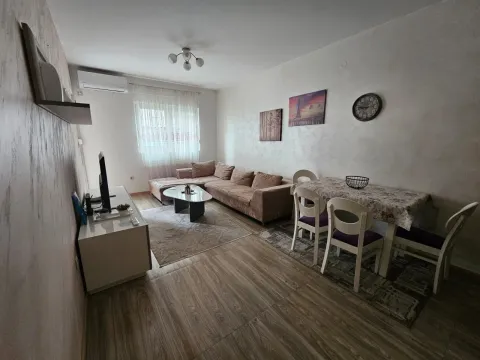 Izdavanje, jednosoban stan, 46m², City Kvart, Podgorica - image 2
