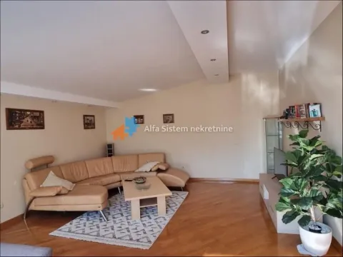 Izdavanje, dvosoban stan, 66m², Senjak, Beograd - image 2