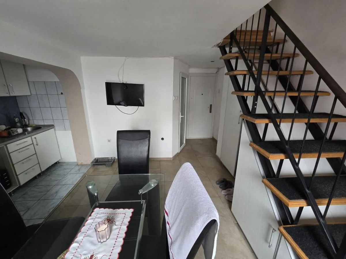 Prodaja, dvosoban stan, 50m², Crveni Pevac, Niš