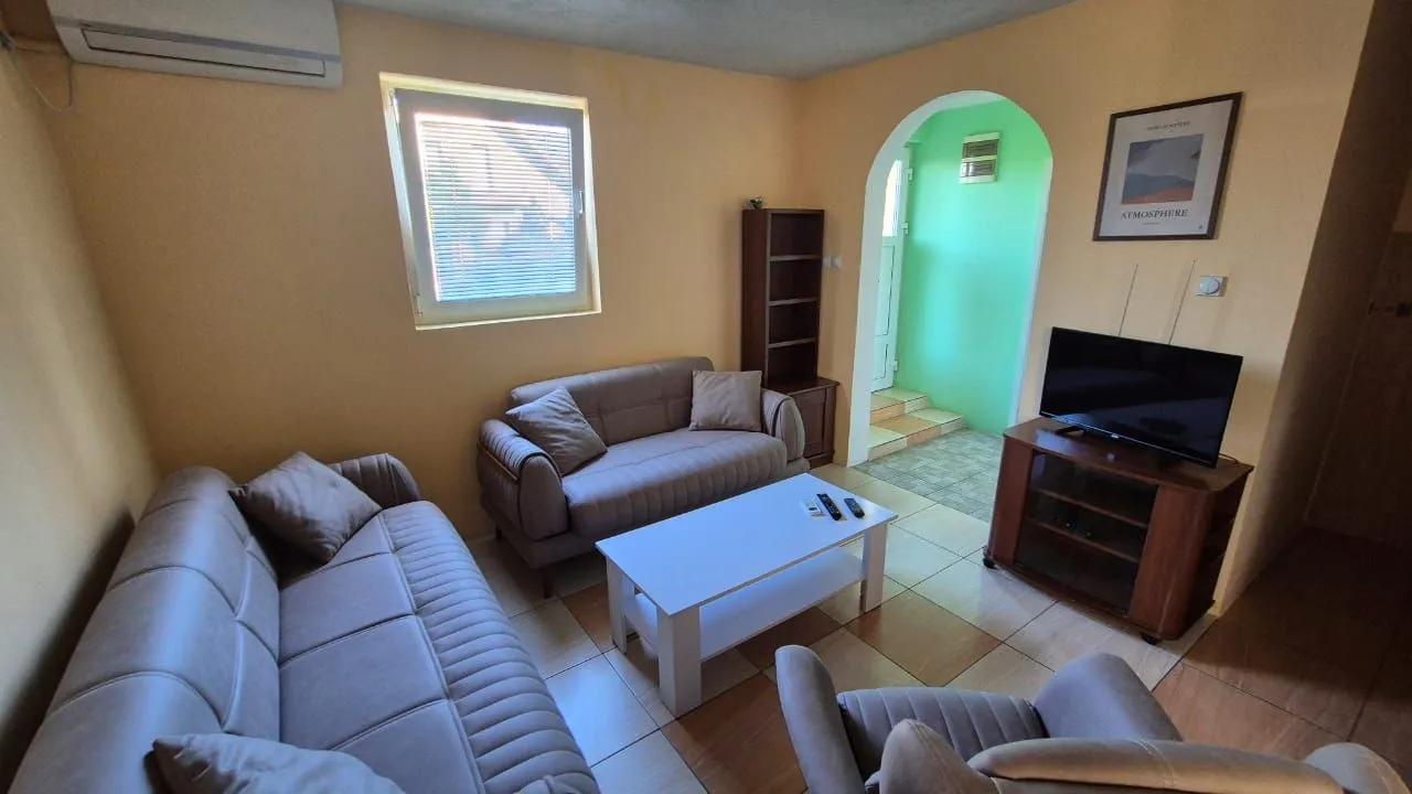 Izdavanje, jednosoban stan, 40m², Gornja Gorica, Podgorica