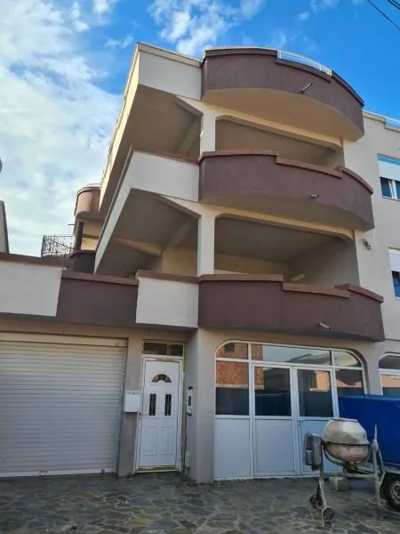 Prodaja, kuća, 400m², Bar, Crna Gora