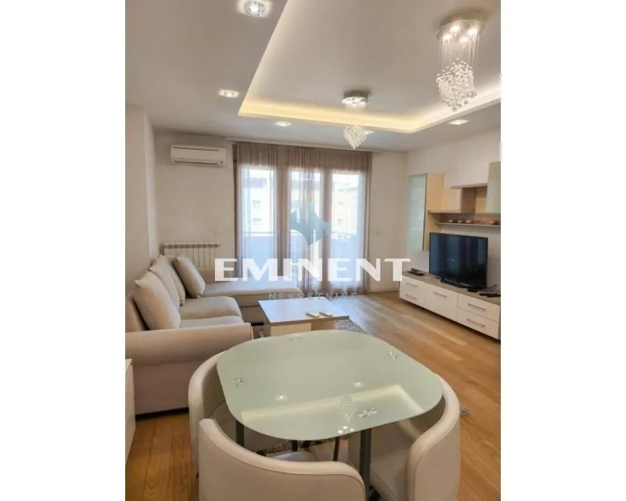 Izdavanje, dvosoban stan, 56m², Novi Beograd Blok 67, Novi Beograd Sve Podlokacije