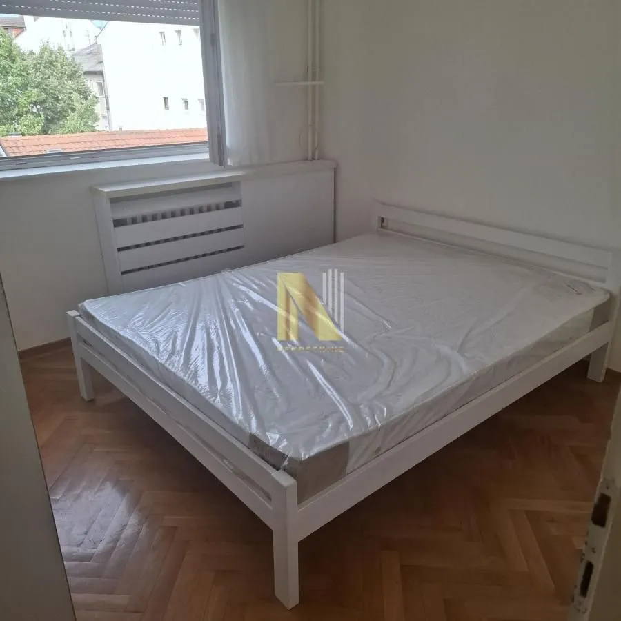 Izdavanje, dvosoban stan, 54m², Centar, Novi Sad