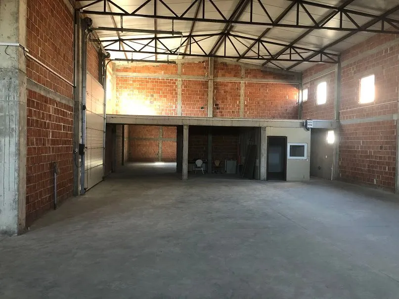 Rent, office space, 720m², Čukarica, Beograd