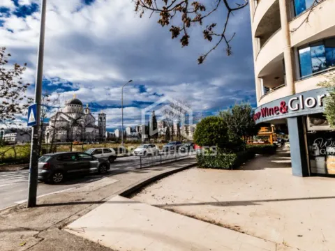 Izdavanje, jednosoban stan, 50m², Preko Morače, Podgorica - image 9