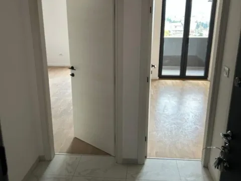 Prodaja, jednosoban stan, 44m², Stari Aerodrom, Podgorica - image 2