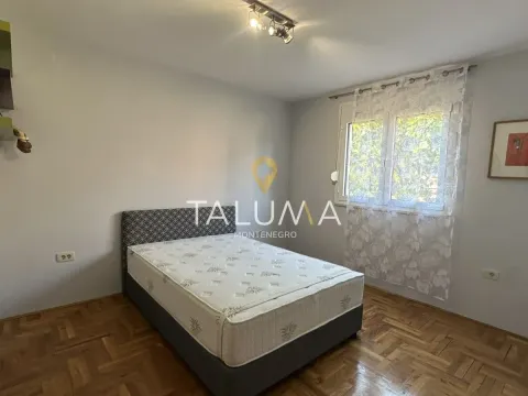Rent, house, 200m², Tološi, Podgorica - image 10