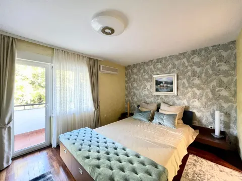 Rent, three bedroom apartment, 165m², Gorica C, Podgorica - image 6