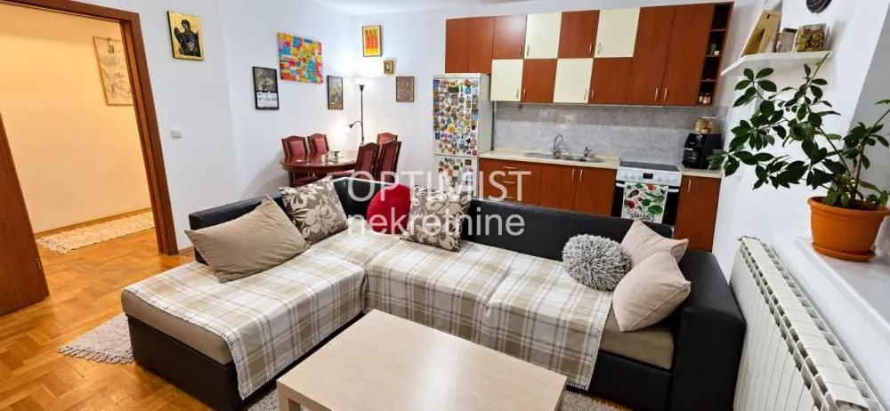Prodaja, trosoban stan, 73m², Vojvode Vlahovica, Beograd