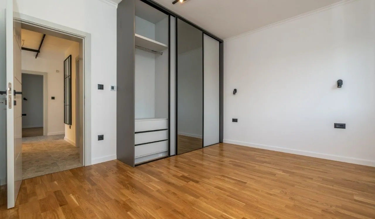 Izdavanje, kuća, 180m², Gornja Gorica, Podgorica