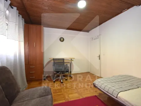 Izdavanje, trosoban stan, 100m², Stari Aerodrom, Podgorica - image 10