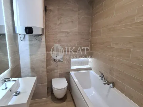 Izdavanje, četvorosoban stan, 160m², Savski Venac, Beograd - image 8