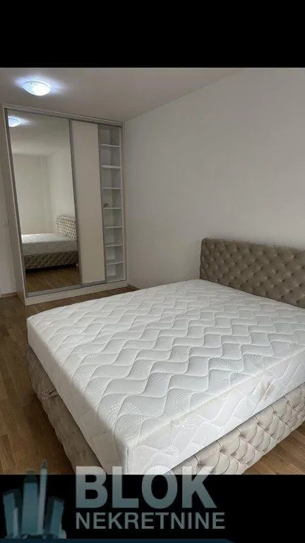 Izdavanje, jednosoban stan, 58m², Vezirov Most, Podgorica
